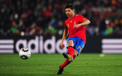 Arriesgar o conformarse: por qué Xabi Alonso ha sido absuelto y Cristiano Ronaldo no
